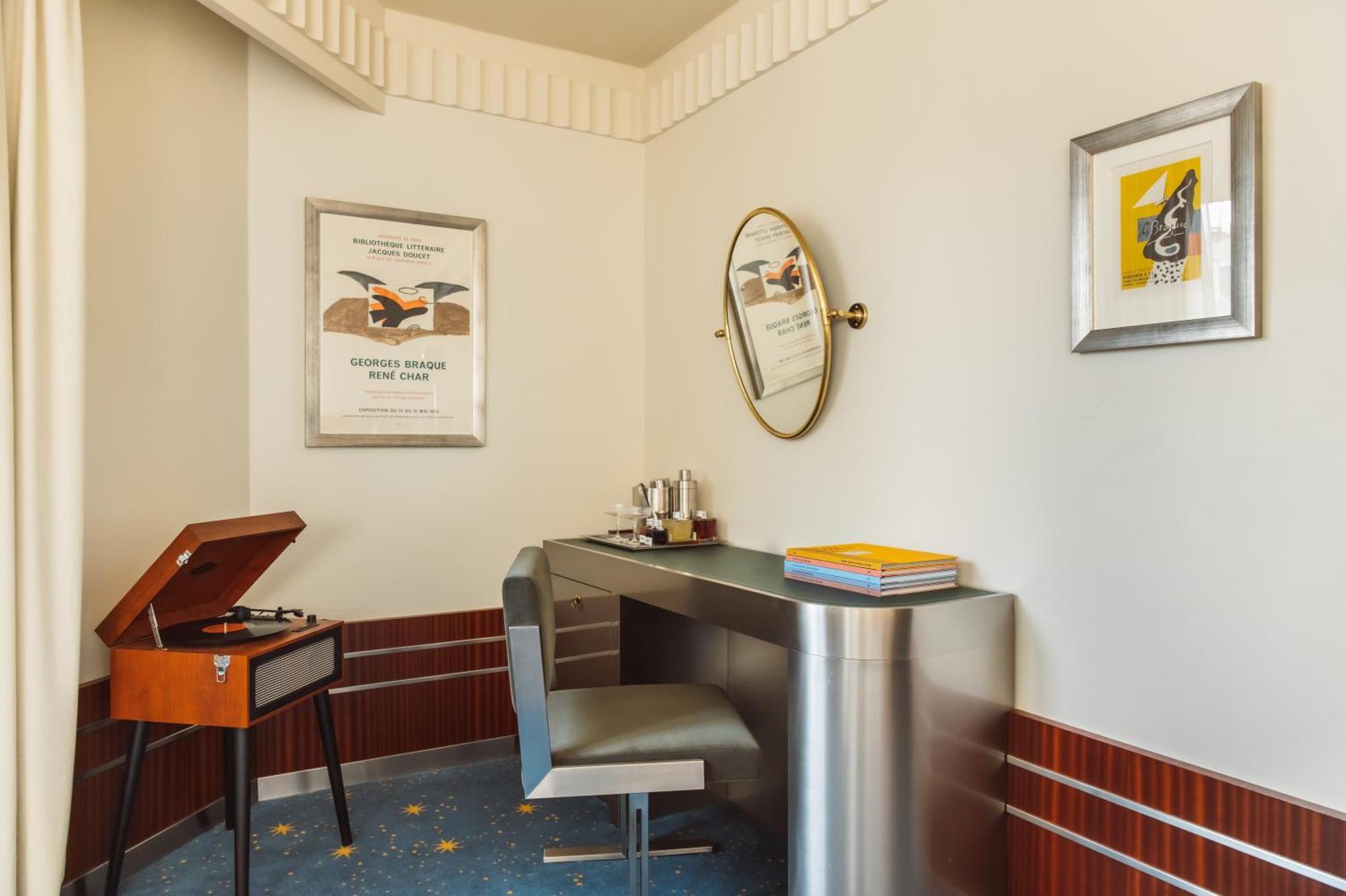 Hotel Saint Germain Des Prés, An Ihg Paris